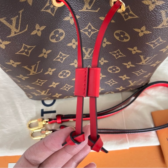 ONE DAY SALE! Louis Vuitton Neo Noe Red MM - Picture 2 of 14